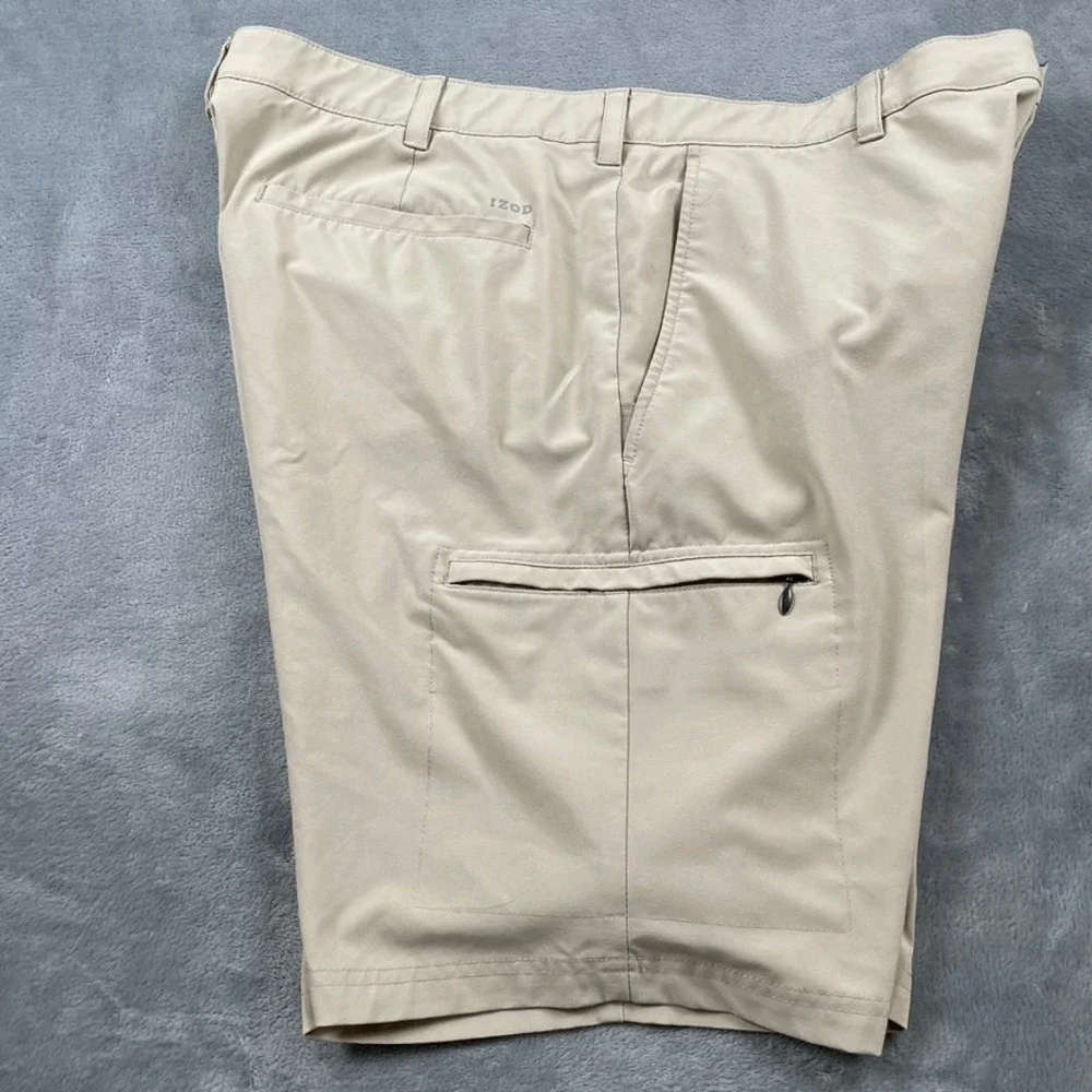 Izod Golf Mens Tan Khaki Stretch Cargo Shorts Size 38 Performance Flat Front